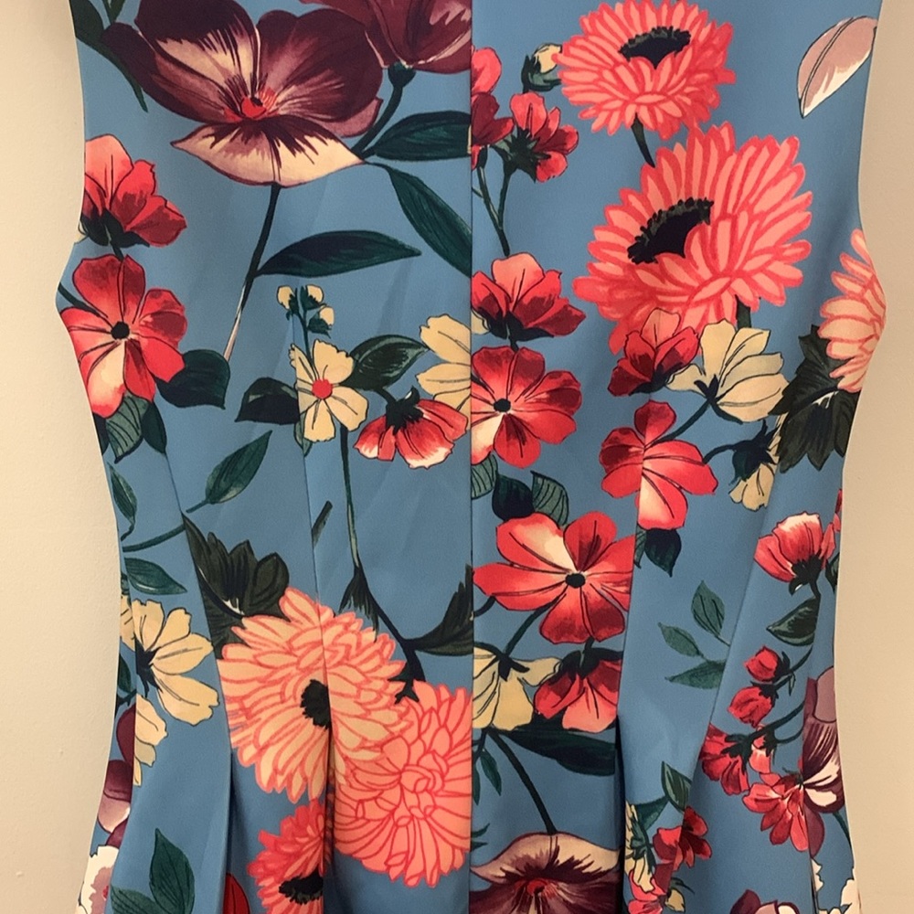 Vince Camuto Floral Dress - Picture 5 of 5